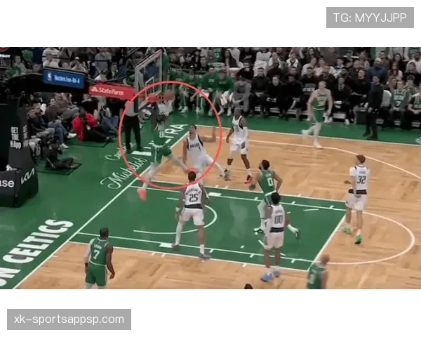 怀特无球挡拆为塔图姆拉空档，较上季三分威胁提升