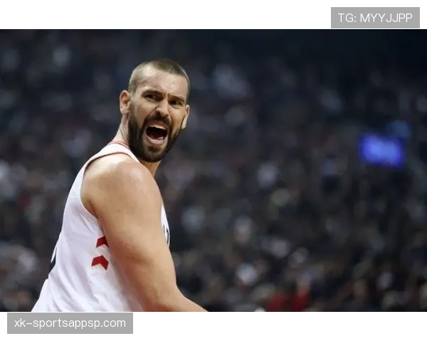 拉玛尔·奥多姆通过多点无球跑动拉开空间提升球队进攻效率