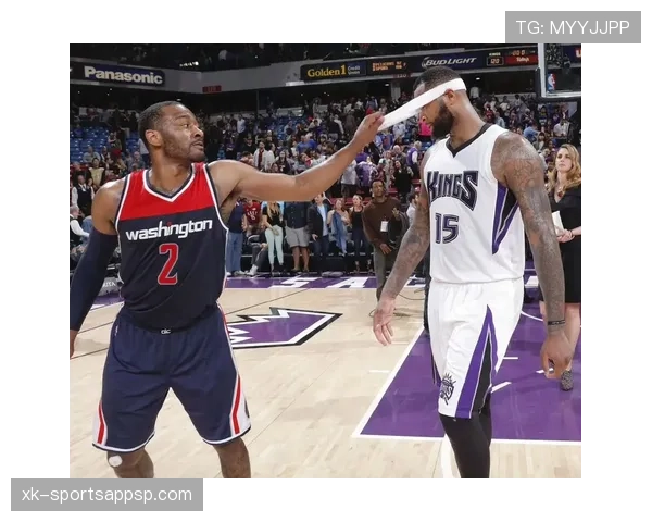 约翰·沃尔突破拉开与德罗赞的得分差距，提升球队关键时刻攻击力