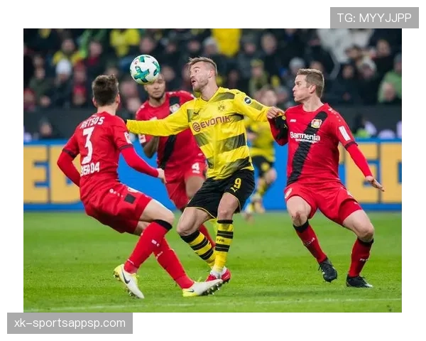 博尼法斯在勒沃库森体系中的战术定位与作用机制解析